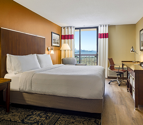 Four Points by Sheraton Emeryville, Bedroom with View